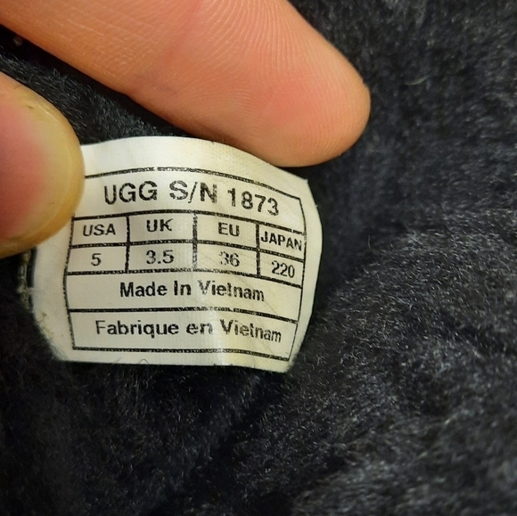 UGG Bailey Button Triplet Boots 1873 Black Size 5 - Picture 6 of 7